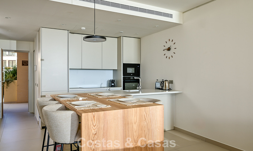 Appartement de plain-pied de haute qualité avec jardin privé et piscine à vendre à Fuengirola, Costa del Sol 796596