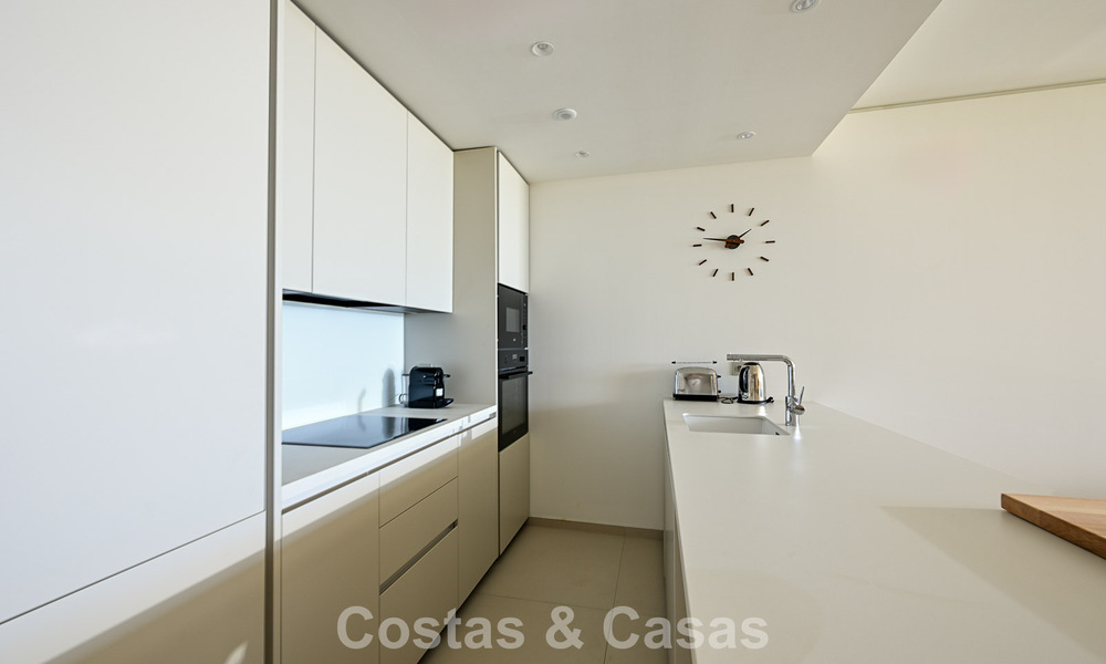 Appartement de plain-pied de haute qualité avec jardin privé et piscine à vendre à Fuengirola, Costa del Sol 796597