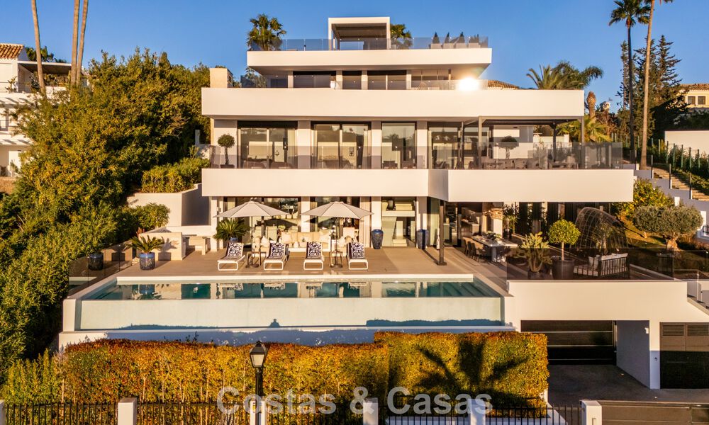 Villa de luxe haut de gamme en première ligne de golf à vendre dans la Vallée du Golf de Nueva Andalucía, Marbella 796703