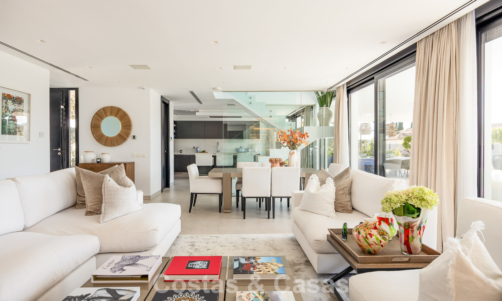 Villa de luxe haut de gamme en première ligne de golf à vendre dans la Vallée du Golf de Nueva Andalucía, Marbella 796720