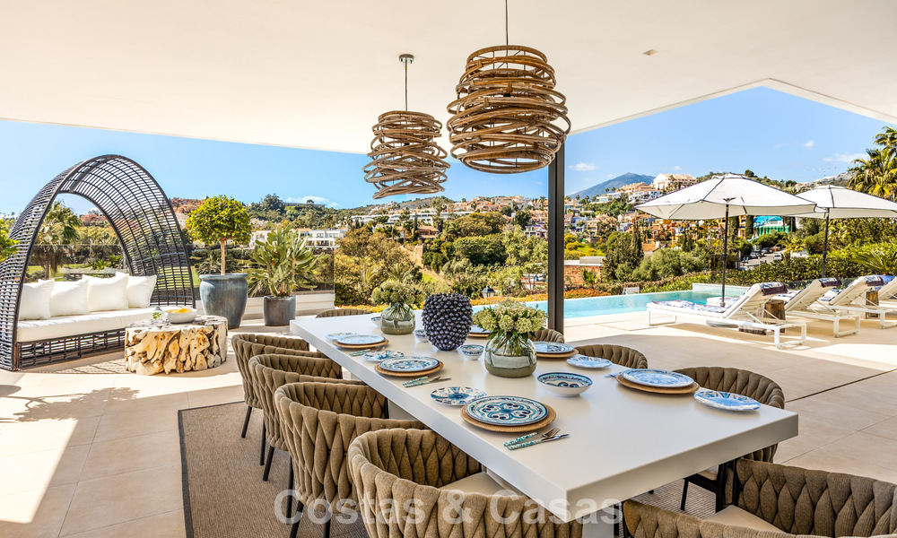 Villa de luxe haut de gamme en première ligne de golf à vendre dans la Vallée du Golf de Nueva Andalucía, Marbella 796721