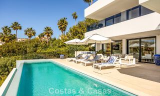 Villa de luxe haut de gamme en première ligne de golf à vendre dans la Vallée du Golf de Nueva Andalucía, Marbella 796723 