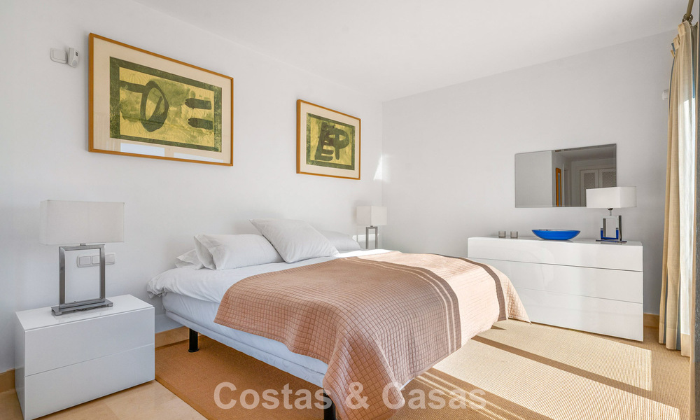 Penthouse duplex de luxe à vendre dans une résidence sécurisée dans la vallée du golf de Nueva Andalucía, Marbella 796734