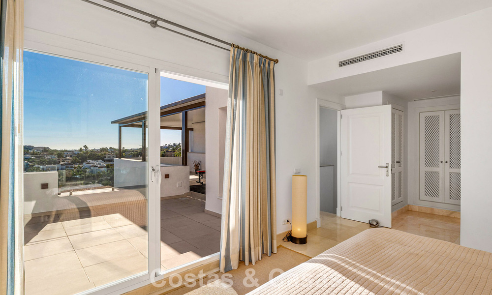 Penthouse duplex de luxe à vendre dans une résidence sécurisée dans la vallée du golf de Nueva Andalucía, Marbella 796735
