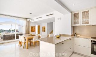 Penthouse duplex de luxe à vendre dans une résidence sécurisée dans la vallée du golf de Nueva Andalucía, Marbella 796739 