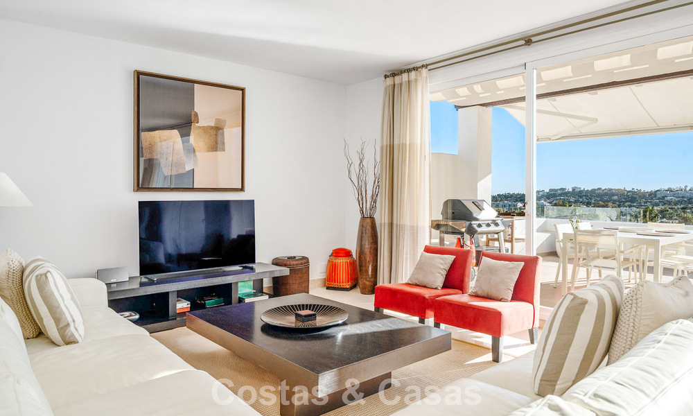 Penthouse duplex de luxe à vendre dans une résidence sécurisée dans la vallée du golf de Nueva Andalucía, Marbella 796740