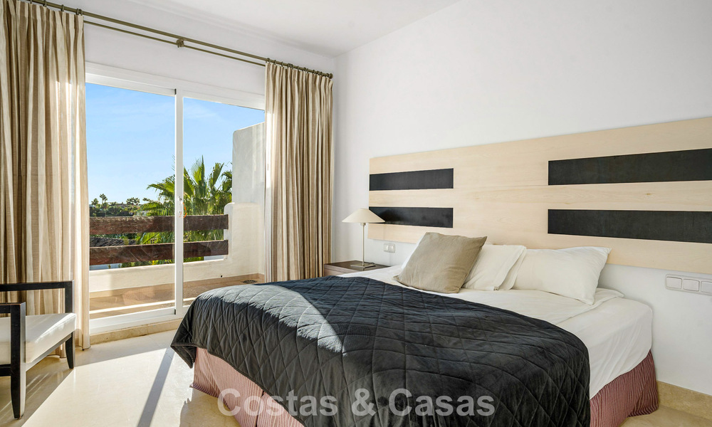 Penthouse duplex de luxe à vendre dans une résidence sécurisée dans la vallée du golf de Nueva Andalucía, Marbella 796745