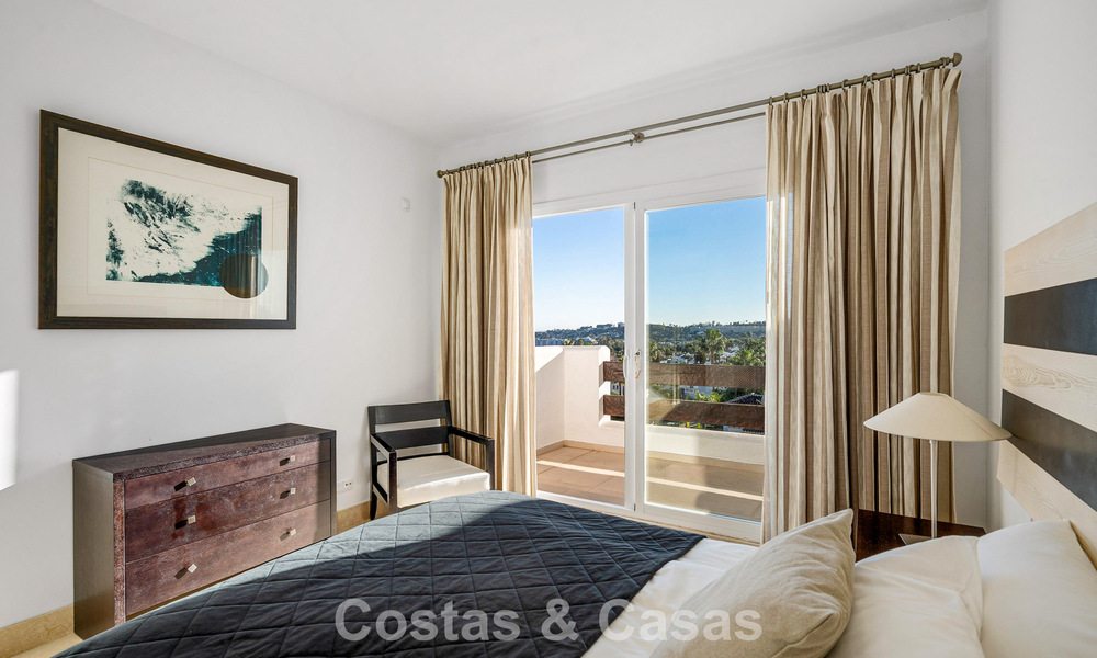 Penthouse duplex de luxe à vendre dans une résidence sécurisée dans la vallée du golf de Nueva Andalucía, Marbella 796746