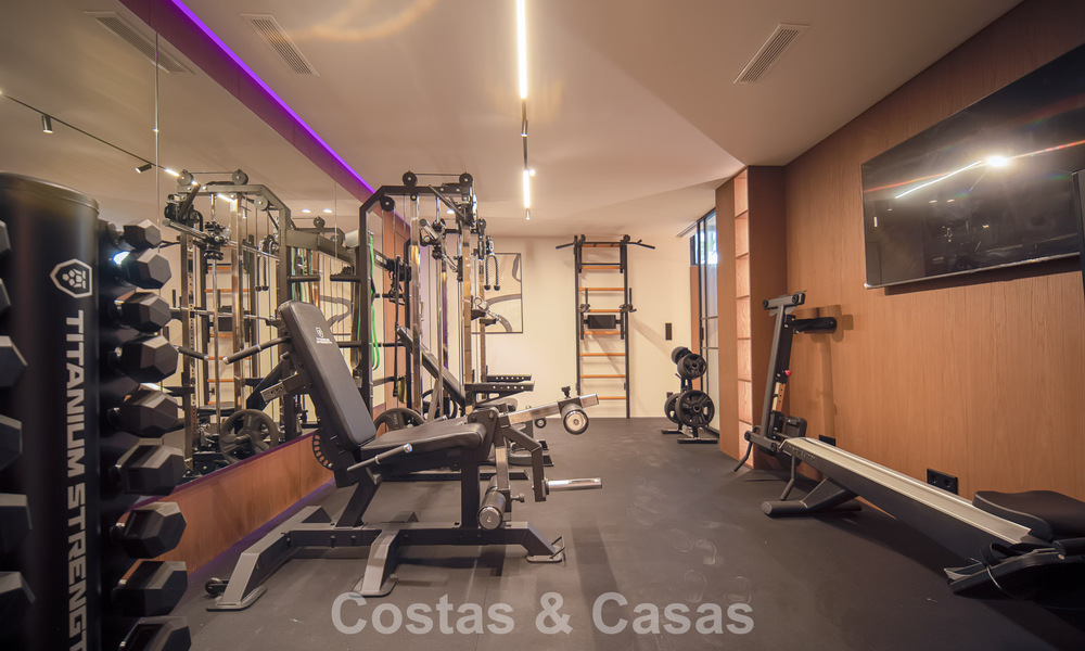 Villa de luxe exclusive et moderne à vendre à deux pas de la plage dans l’Est de Marbella 796869