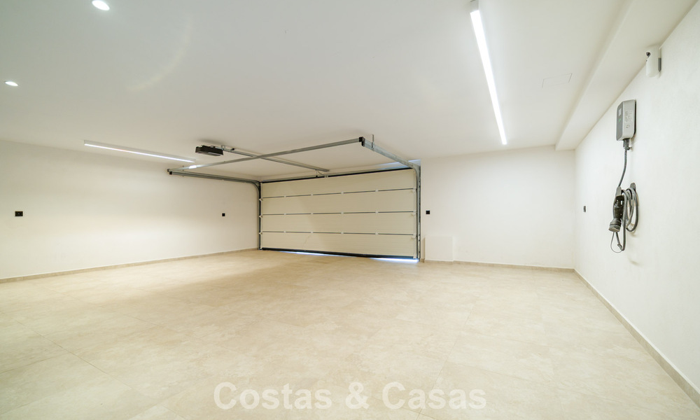 Villa de luxe exclusive et moderne à vendre à deux pas de la plage dans l’Est de Marbella 796875