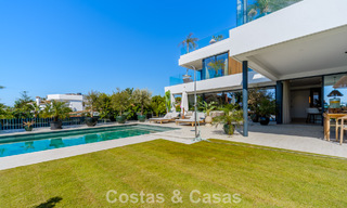 Villa de luxe exclusive et moderne à vendre à deux pas de la plage dans l’Est de Marbella 796878 
