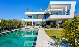 Villa de luxe exclusive et moderne à vendre à deux pas de la plage dans l’Est de Marbella 796879 