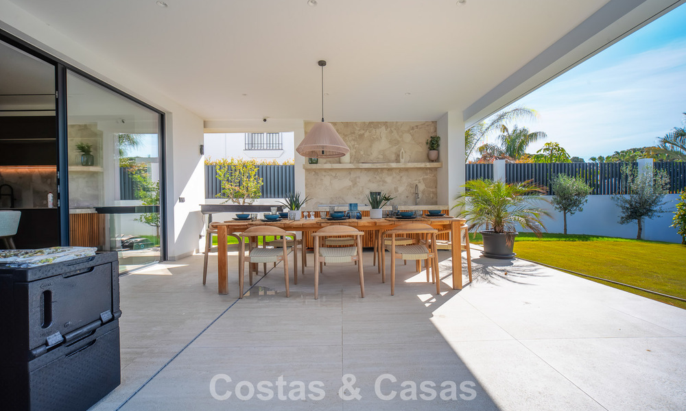 Villa de luxe exclusive et moderne à vendre à deux pas de la plage dans l’Est de Marbella 796881