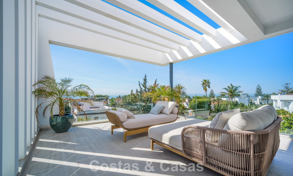 Villa de luxe exclusive et moderne à vendre à deux pas de la plage dans l’Est de Marbella 796898