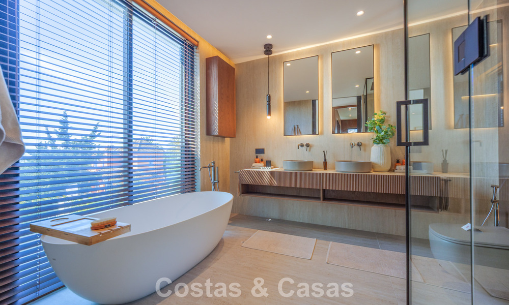 Villa de luxe exclusive et moderne à vendre à deux pas de la plage dans l’Est de Marbella 796899