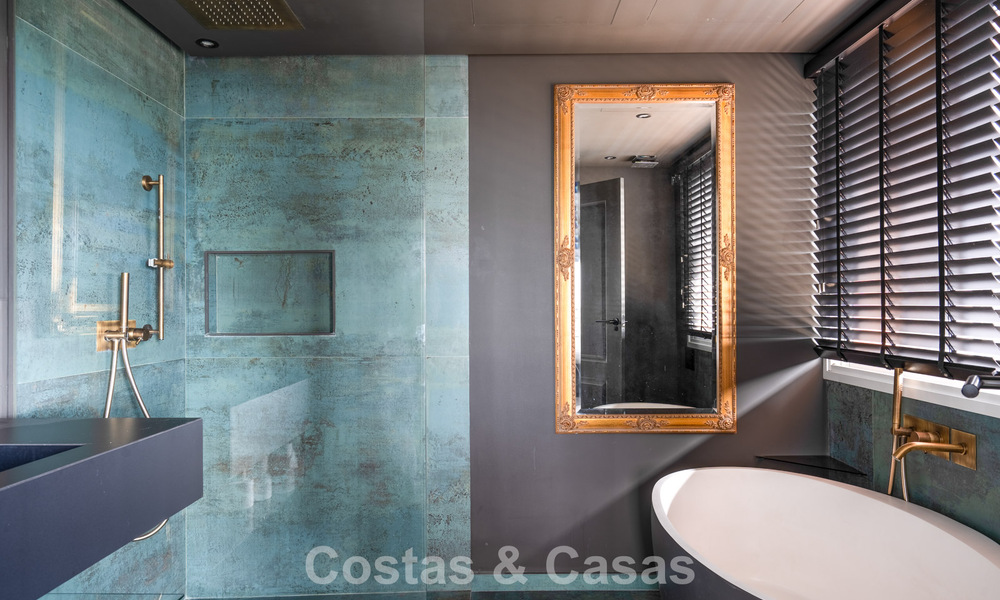 Spacieux appartement avec vue panoramique sur le golf et la mer à vendre à Nueva Andalucía, Marbella 796923