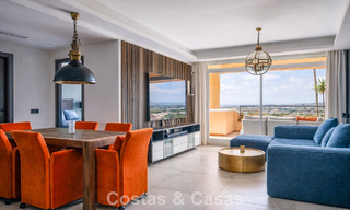 Spacieux appartement avec vue panoramique sur le golf et la mer à vendre à Nueva Andalucía, Marbella 796928 