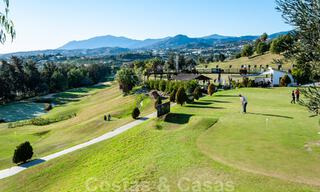 Spacieux appartement avec vue panoramique sur le golf et la mer à vendre à Nueva Andalucía, Marbella 796956 