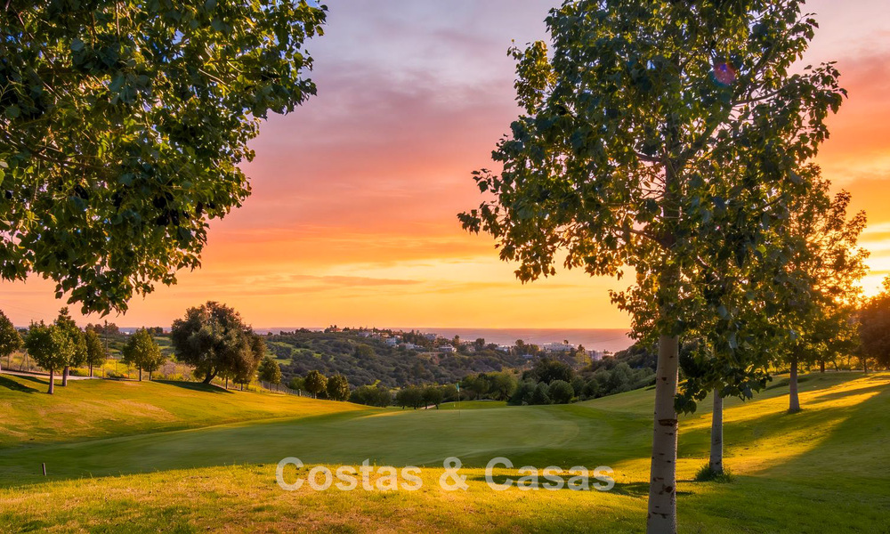 Villas modernes neuves à vendre en première ligne de golf, près du centre d’Estepona 796970