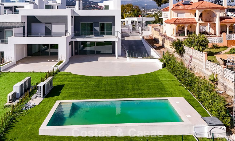 Luxueuse villa jumelée à vendre à proximité des commodités à Guadalmina Golf et San Pedro centre, Marbella 797169