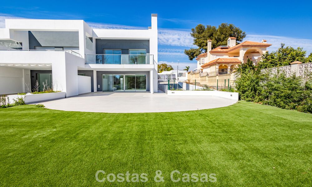 Luxueuse villa jumelée à vendre à proximité des commodités à Guadalmina Golf et San Pedro centre, Marbella 797177
