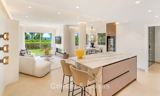 Appartement élégant entièrement rénové à vendre à distance de marche de la plage sur la New Golden Mile entre Marbella et Estepona 797206 