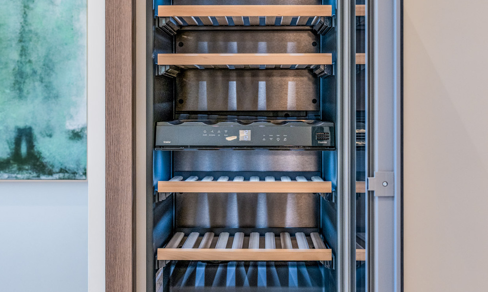 Appartement élégant entièrement rénové à vendre à distance de marche de la plage sur la New Golden Mile entre Marbella et Estepona 797215