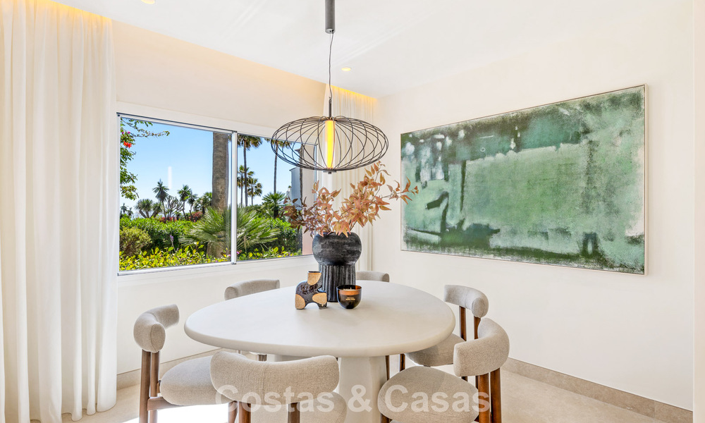 Appartement élégant entièrement rénové à vendre à distance de marche de la plage sur la New Golden Mile entre Marbella et Estepona 797216