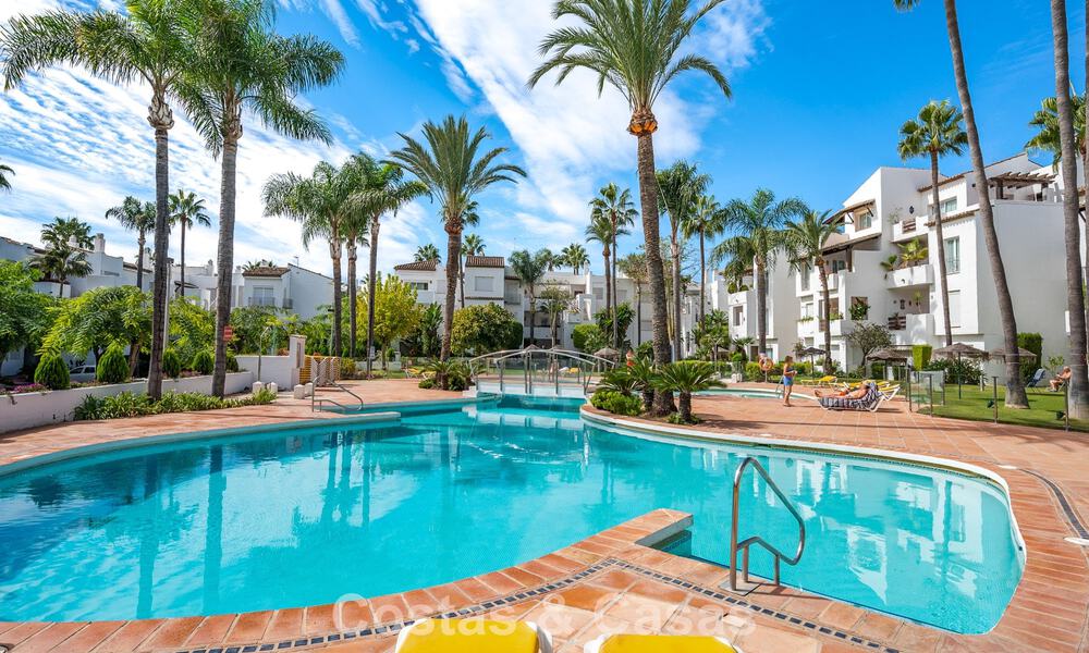 Appartement élégant entièrement rénové à vendre à distance de marche de la plage sur la New Golden Mile entre Marbella et Estepona 797217