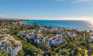 Appartement élégant entièrement rénové à vendre à distance de marche de la plage sur la New Golden Mile entre Marbella et Estepona 797223 