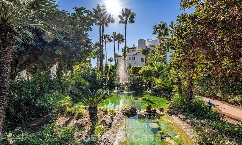 Appartement élégant entièrement rénové à vendre à distance de marche de la plage sur la New Golden Mile entre Marbella et Estepona 797232