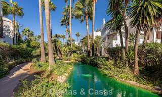 Appartement élégant entièrement rénové à vendre à distance de marche de la plage sur la New Golden Mile entre Marbella et Estepona 797233 