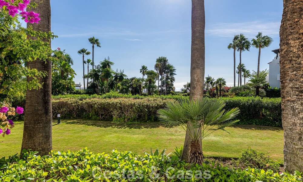 Appartement élégant entièrement rénové à vendre à distance de marche de la plage sur la New Golden Mile entre Marbella et Estepona 797237