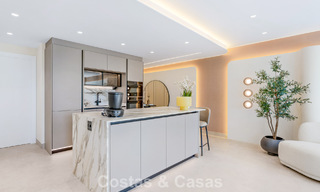 Appartement élégant entièrement rénové à vendre à distance de marche de la plage sur la New Golden Mile entre Marbella et Estepona 797245 