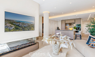 Appartement élégant entièrement rénové à vendre à distance de marche de la plage sur la New Golden Mile entre Marbella et Estepona 797248 