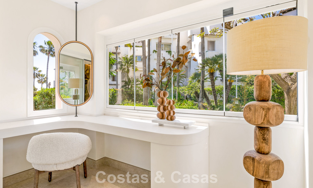 Appartement élégant entièrement rénové à vendre à distance de marche de la plage sur la New Golden Mile entre Marbella et Estepona 797249