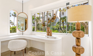 Appartement élégant entièrement rénové à vendre à distance de marche de la plage sur la New Golden Mile entre Marbella et Estepona 797249 