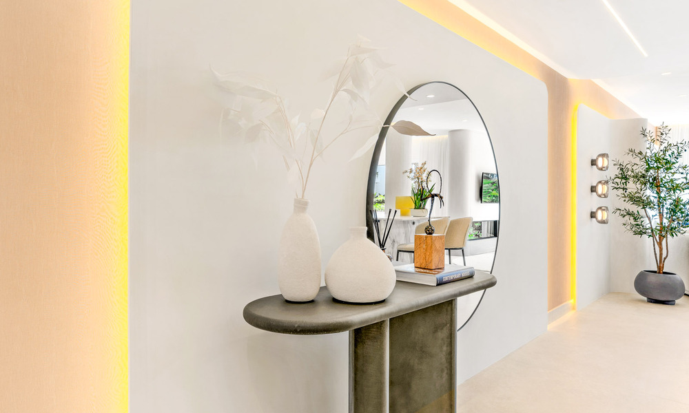 Appartement élégant entièrement rénové à vendre à distance de marche de la plage sur la New Golden Mile entre Marbella et Estepona 797252