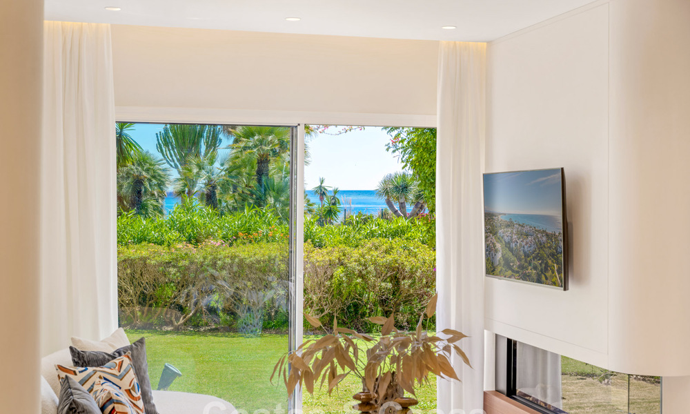 Appartement élégant entièrement rénové à vendre à distance de marche de la plage sur la New Golden Mile entre Marbella et Estepona 797259