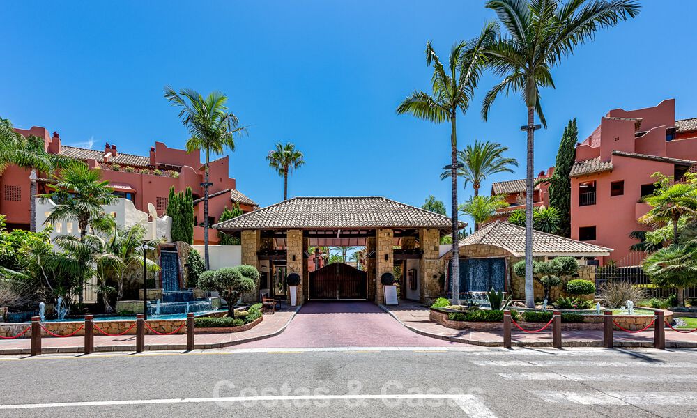 Penthouse à vendre dans un complexe cinq étoiles en première ligne de plage sur la New Golden Mile entre Marbella et Estepona 797288