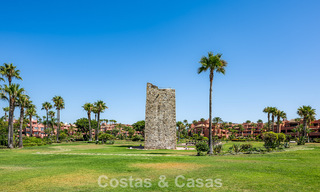 Penthouse à vendre dans un complexe cinq étoiles en première ligne de plage sur la New Golden Mile entre Marbella et Estepona 797296 