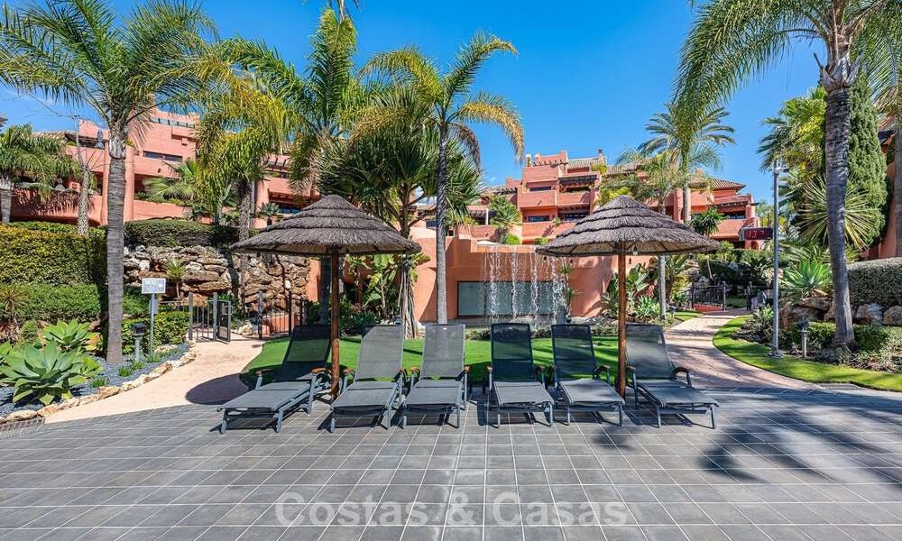 Penthouse à vendre dans un complexe cinq étoiles en première ligne de plage sur la New Golden Mile entre Marbella et Estepona 797733