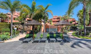 Penthouse à vendre dans un complexe cinq étoiles en première ligne de plage sur la New Golden Mile entre Marbella et Estepona 797733 