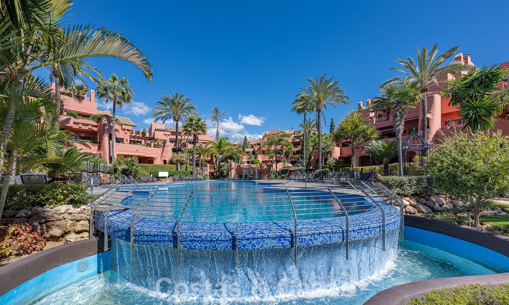 Penthouse à vendre dans un complexe cinq étoiles en première ligne de plage sur la New Golden Mile entre Marbella et Estepona 797734