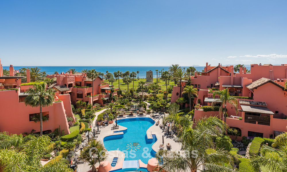 Penthouse à vendre dans un complexe cinq étoiles en première ligne de plage sur la New Golden Mile entre Marbella et Estepona 797738