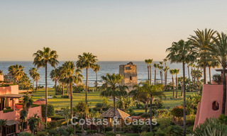 Penthouse à vendre dans un complexe cinq étoiles en première ligne de plage sur la New Golden Mile entre Marbella et Estepona 797748 