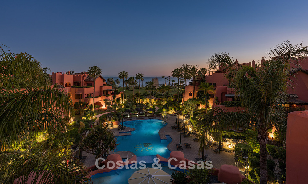 Penthouse à vendre dans un complexe cinq étoiles en première ligne de plage sur la New Golden Mile entre Marbella et Estepona 797760