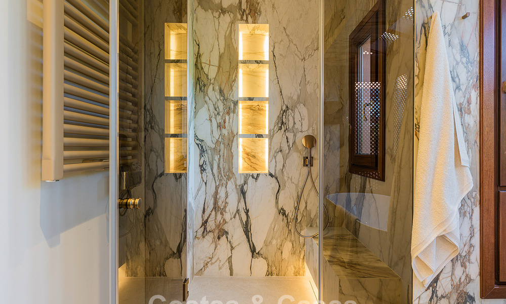 Penthouse à vendre dans un complexe cinq étoiles en première ligne de plage sur la New Golden Mile entre Marbella et Estepona 797794