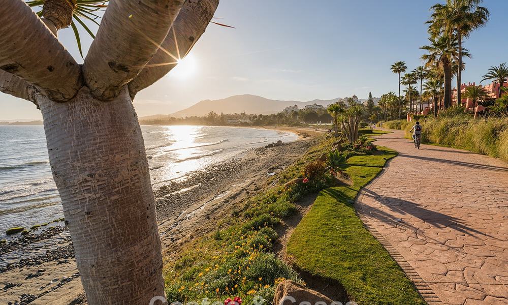 Penthouse à vendre dans un complexe cinq étoiles en première ligne de plage sur la New Golden Mile entre Marbella et Estepona 797802