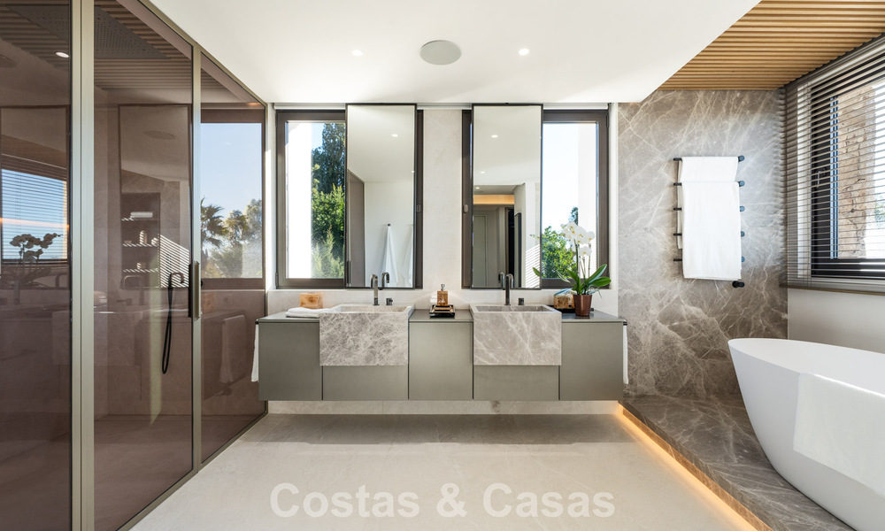 Villa de luxe sophistiquée à vendre dans un domaine fermé et exclusif sur le Golden Mile de Marbella 798031
